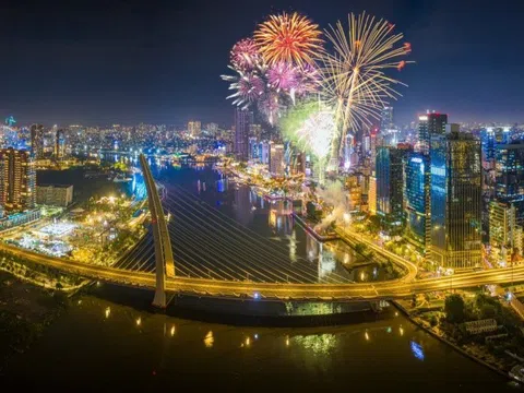 6 điểm thưởng lãm pháo hoa Quốc khánh ở TP HCM