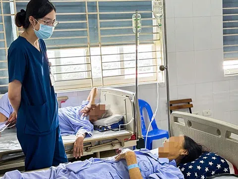 Gan nhiễm độc vì một ngày uống 100 viên thuốc ‘gia truyền’