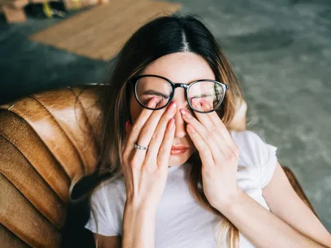 Dấu hiệu cảnh báo thận yếu người trẻ cần đặc biệt lưu ý