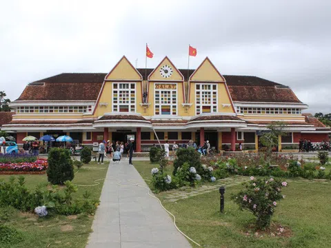 Vé tham quan ga Đà Lạt tăng 10 lần