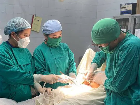 Kỳ tích sản phụ ở Lào Cai đi bộ 14 tiếng, vượt 40km đường rừng đến bệnh viện sinh con