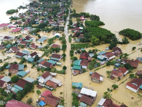 'Làng du lịch tốt nhất thế giới' ngập trong biển nước