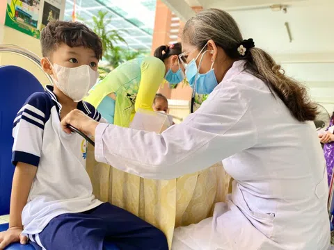 Dịch sởi tại TP.HCM: Tiêm vắc xin tăng dần, dịch bệnh chững lại