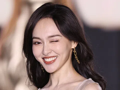 Đường Yên gây sốt khi catwalk ở Tuần thời trang Paris