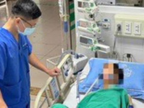 18 ngày nhịn ăn, chỉ uống nước kiềm pha muối để 'trị bệnh'