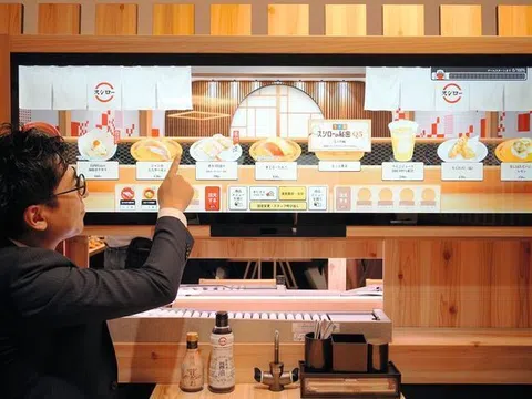 Sushi băng chuyền dần biến mất ở Nhật Bản