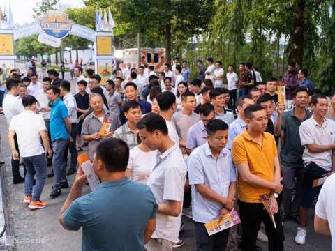 Hàng nghìn người dự lễ hội bia 'lớn nhất thế giới' tại Hà Nội
