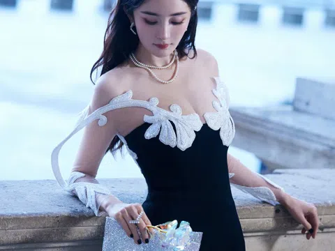 Dương Mịch mặc tôn dáng ở Tuần thời trang Paris