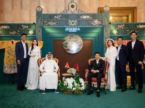 Jemmia Diamond giới thiệu bộ sưu tập 'Vũ khúc thiên phượng' tại UAE