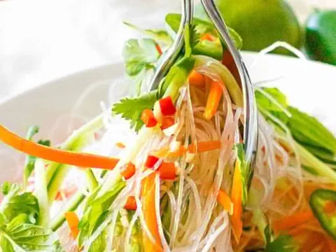 Những học sinh ở TP.HCM nghi bị ngộ độc ăn gì trong bữa trưa?