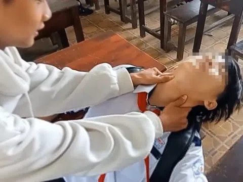 Học sinh thử 'bắt pen', bác sĩ cảnh báo hành động liều lĩnh
