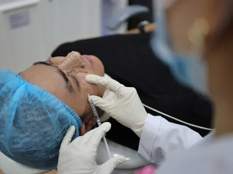 Chi trăm triệu cắt mí, nâng mũi để thăng hạng nhan sắc
