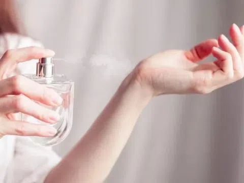 Nước hoa, xịt thơm, lăn khử mùi... có thể gây hại phổi