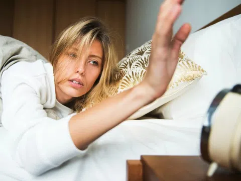 6 thói quen buổi sáng hại sức khỏe cần bỏ ngay
