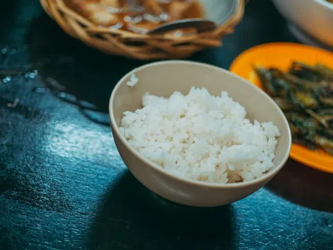 Có nên ăn cơm 2 bữa mỗi ngày?