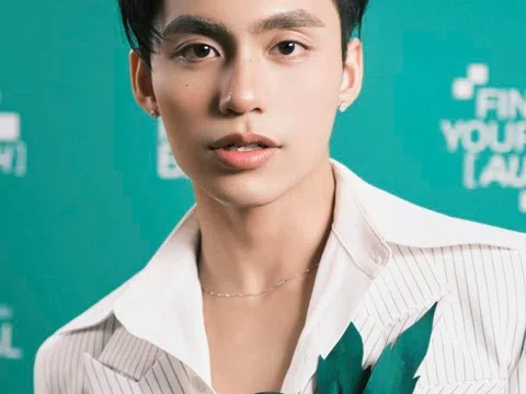 Trang phục tôn chiều cao của Mono