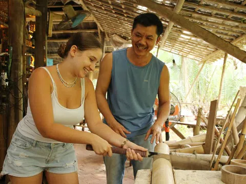 Khách quốc tế đến Việt Nam tăng hơn 40% trong 10 tháng