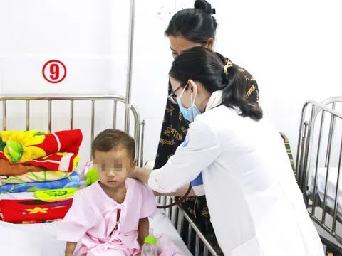 Bệnh viện Nhi đồng 1 cứu sống bệnh nhi 2 tuổi người Campuchia