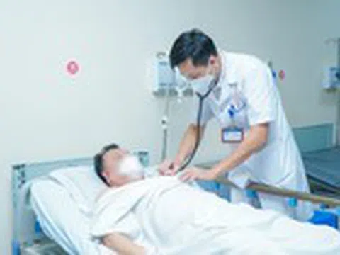 Bỏ qua dấu hiệu cảnh báo sớm, người đàn ông đột quỵ khi lái xe