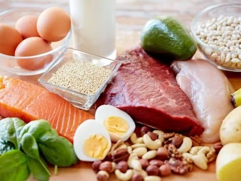 Phụ nữ mang thai bị đa ối nên điều chỉnh chế độ ăn như thế nào?