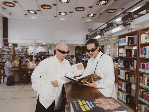Vũ Ngọc và Son làm show ở thư viện hơn 150 năm tuổi