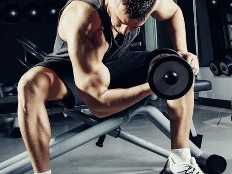 Người đàn ông bất ngờ phải đi cấp cứu sau buổi tập gym