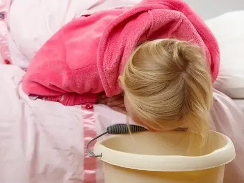 Những thực phẩm trẻ bị viêm loét dạ dày nên tránh xa
