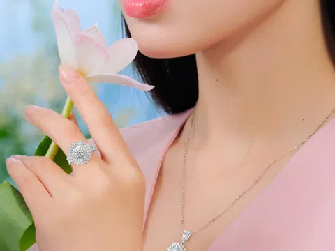 Ba trang sức họa tiết hoa tôn phong cách mùa đông