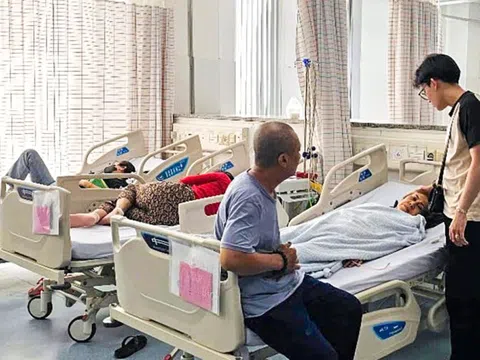Số người bị ngộ độc nghi do ăn bánh mì ở Vũng Tàu tăng lên hơn 200