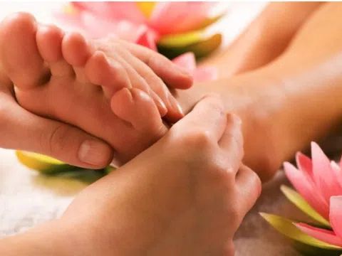 Kích thích vùng phản xạ hệ bạch huyết ở chân tăng sức đề kháng, bảo vệ cơ thể