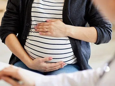 Mẹ bầu mắc viêm gan C có lây cho con?