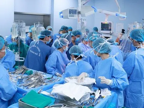 Chàng trai 20 tuổi hiến tạng, hai bệnh viện thần tốc phối hợp cứu người