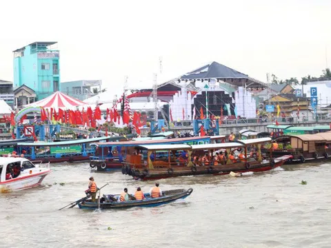 Nhiều trải nghiệm tại ngày hội du lịch văn hóa chợ nổi Cái Răng