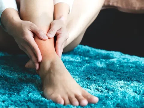 7 dấu hiệu trên da cảnh báo thận yếu, nên đi khám sớm