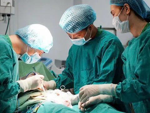Tại sao ‘cậu nhỏ’ bỗng nhiên cong vẹo?