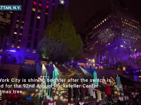 Thắp sáng cây thông Noel nổi tiếng nhất New York