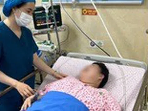 Phẫu thuật lấy thai đôi cho sản phụ nặng gần 130kg