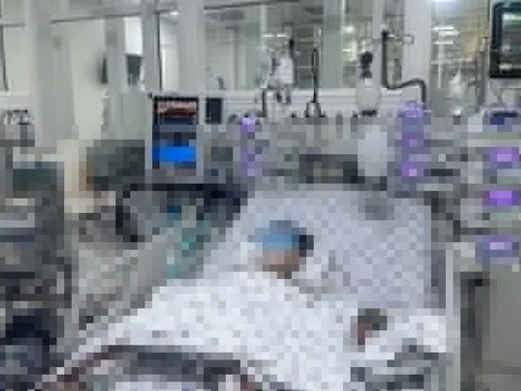 Bé trai ở TP.HCM nguy kịch chỉ sau 2 ngày sốt