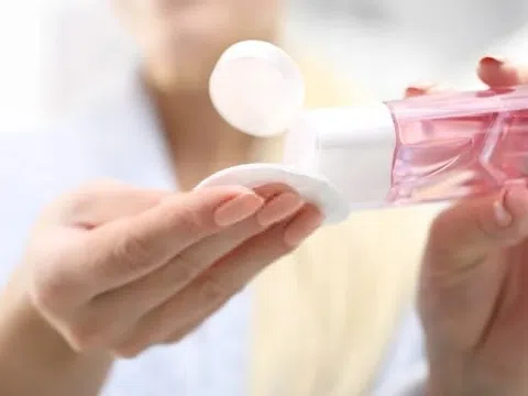 Có thực sự cần tẩy trang không?