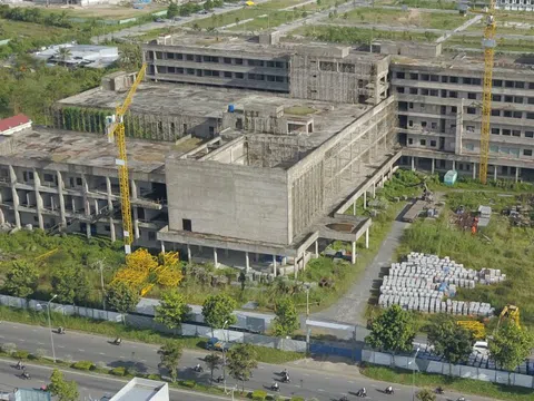 Bệnh viện Ung bướu Cần Thơ xây 8 năm không xong, lại xin dời tới năm 2027