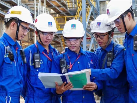 Tin tức sáng 14-12: Doanh nghiệp lọc dầu tỉ đô duy nhất của Việt Nam lên sàn HoSE