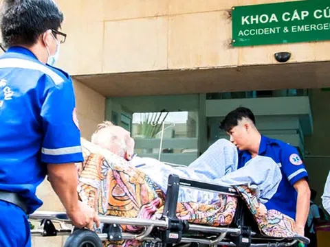 Ho thật mạnh, sấy vào gáy để chữa đột quỵ?