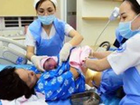 Bệnh viện Hùng Vương TP.HCM: Y, bác sĩ rời đi nhiều hơn thời dịch COVID-19 vì thu nhập thấp