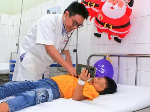 Để thuốc trừ sâu trong vỏ chai nước ngọt, bé trai uống nhầm rồi ngưng tim