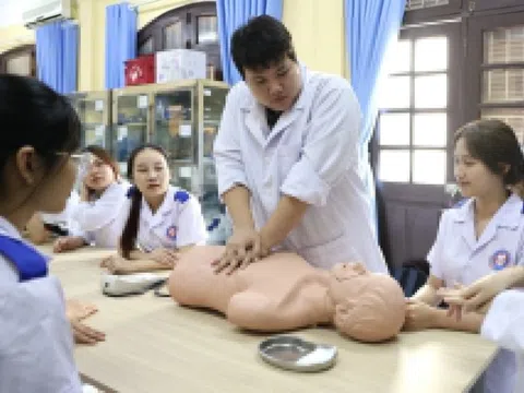Đa số điều dưỡng ở TP.HCM lương 5-10 triệu đồng