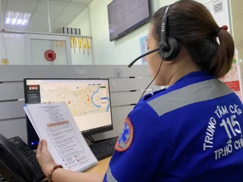 Hướng dẫn qua điện thoại, điều phối viên Trung tâm Cấp cứu 115 cứu sống trẻ ngưng tim
