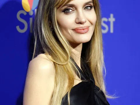 Những kiểu tóc đẹp của Angelina Jolie qua thời gian