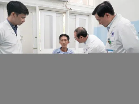 Ca 'siêu phẫu' cắt 3 mét ruột non cứu người đàn ông mắc bệnh hiếm