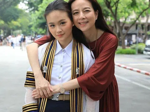 Con gái Madam Pang theo đuổi phong cách thanh lịch