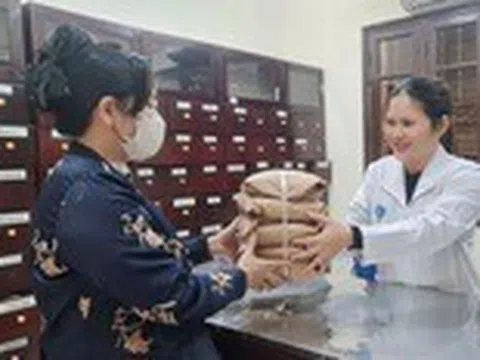 Bác sĩ mách cách ăn uống tăng đề kháng, giải rượu dịp Tết